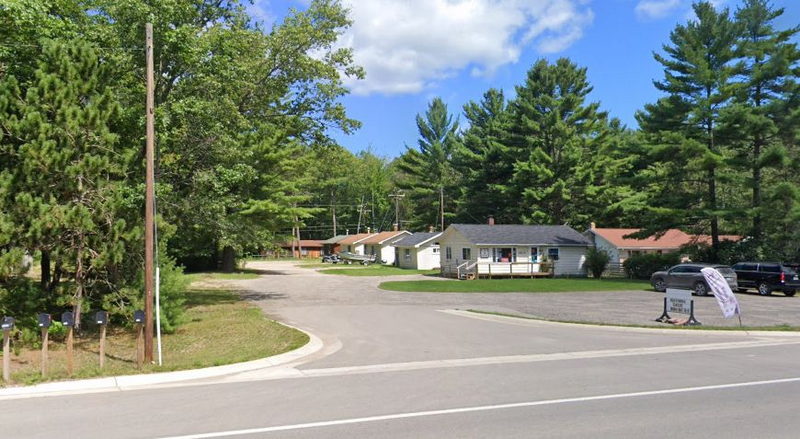 Hutzel Lazy Pines Motel Cabins - 2022 Street View (newer photo)